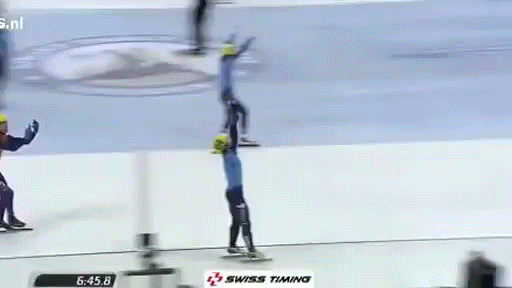 Example of Sportmanship by Dutch Speed Skater